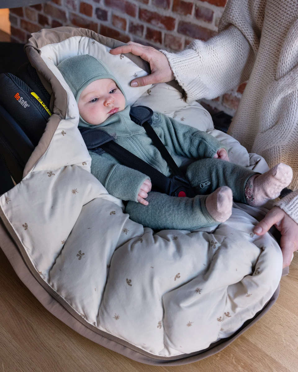 Voksi Move Fußsack für Kinderwagen & Babyschale (0-18 Monate)