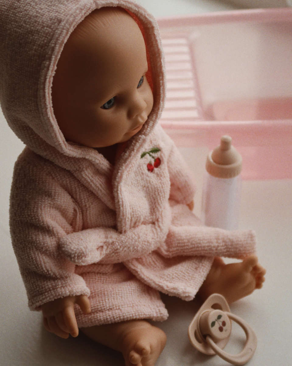 Konges Sløjd Isola Puppen-Badeset – mit Babypuppe, Badewanne & Zubehör