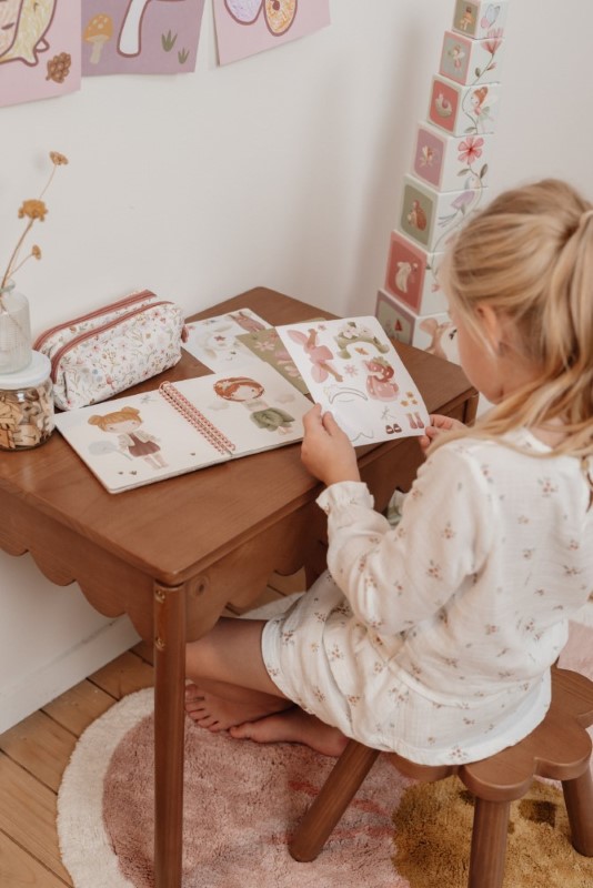 Little Dutch Dress me up Anziehbuch - Perspektive von oben