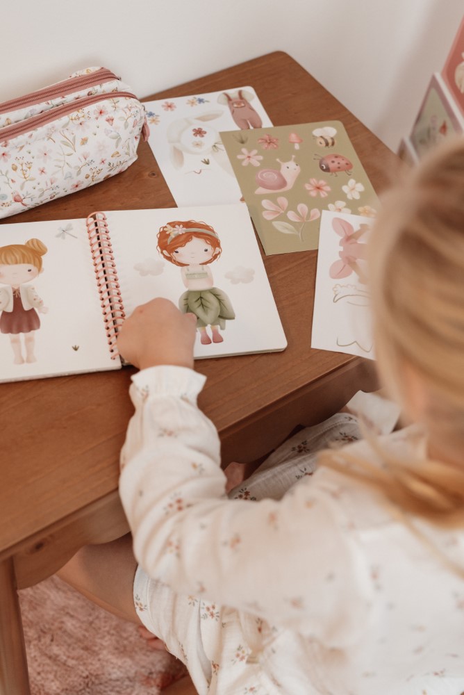Little Dutch Dress me up Anziehbuch